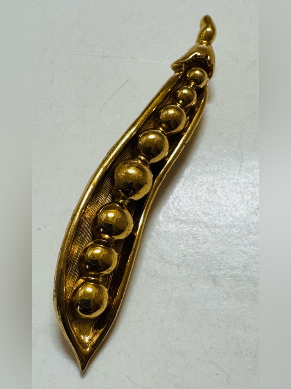 Monet Gold Tone Pea Pod Brooch